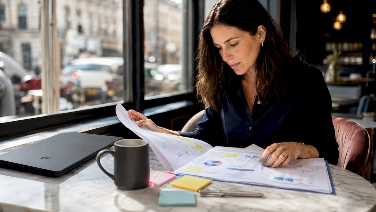 Enrichissement données sociales techniques : guide 2026
