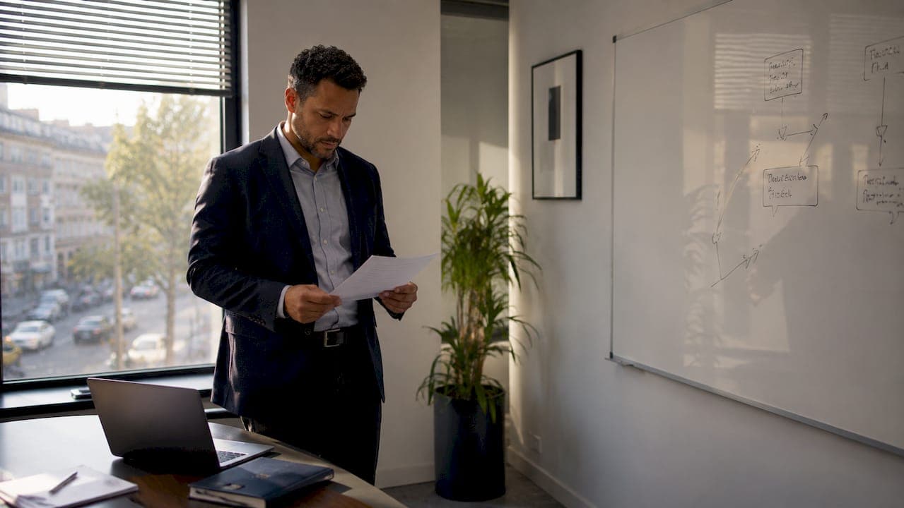 Communication dirigeant crise digitale : guide 2026